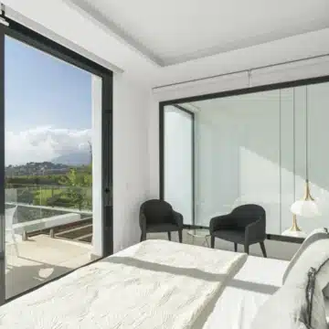 Modern villa with stunning sea and golf views in Cabopino, Marbella East Picture 18