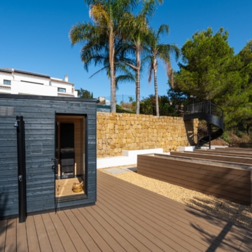 Frontline Golf villa with panoramic views over the Santa Maria Golf in Elviria, Nueva Andalucia Picture 12