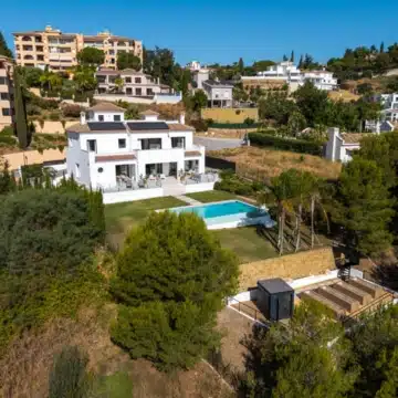 Frontline Golf villa with panoramic views over the Santa Maria Golf in Elviria, Nueva Andalucia Picture 13