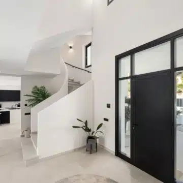 Frontline Golf villa with panoramic views over the Santa Maria Golf in Elviria, Nueva Andalucia Picture 15