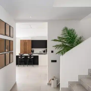 Frontline Golf villa with panoramic views over the Santa Maria Golf in Elviria, Nueva Andalucia Picture 14