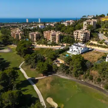Frontline Golf villa with panoramic views over the Santa Maria Golf in Elviria, Nueva Andalucia Picture 27