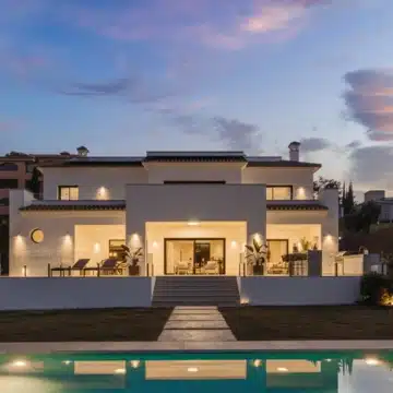 Frontline Golf villa with panoramic views over the Santa Maria Golf in Elviria, Nueva Andalucia Picture 33