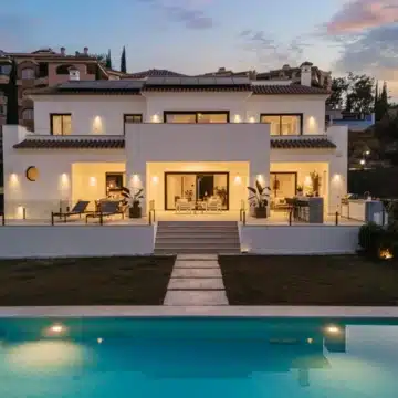 Frontline Golf villa with panoramic views over the Santa Maria Golf in Elviria, Nueva Andalucia Picture 34