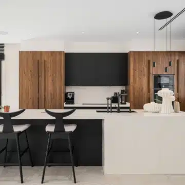 Frontline Golf villa with panoramic views over the Santa Maria Golf in Elviria, Nueva Andalucia Picture 5