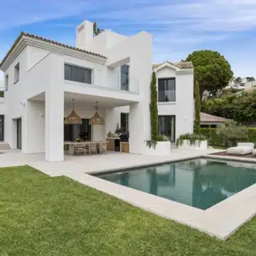 Refurbished 4-bedroom modern villa with sea views in La Alquería, Benahavís Picture 20