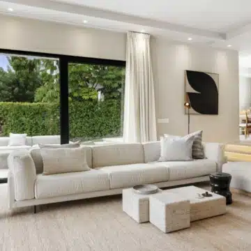 Refurbished 4-bedroom modern villa with sea views in La Alquería, Benahavís Picture 8