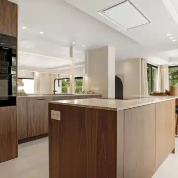 Refurbished 4-bedroom modern villa with sea views in La Alquería, Benahavís Picture 10