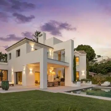 Refurbished 4-bedroom modern villa with sea views in La Alquería, Benahavís Picture 5