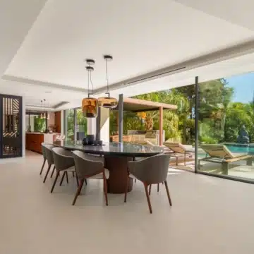 Majestic villa with beautiful open views in Las Chapas, Marbella East Picture 28