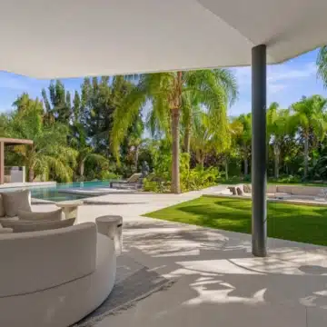 Majestic villa with beautiful open views in Las Chapas, Marbella East Picture 31