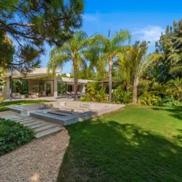 Majestic villa with beautiful open views in Las Chapas, Marbella East Picture 32