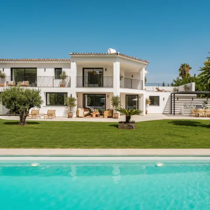 Refurbished 4-bedroom luxury villa with sea views in Rocio de Nagüeles, Marbella Golden Mile Picture