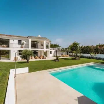 Refurbished 4-bedroom luxury villa with sea views in Rocio de Nagüeles, Marbella Golden Mile Picture 18