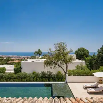 Exceptional villa nestled in one of Marbella’s most prestigious location of Cascada de Camoján Picture 23