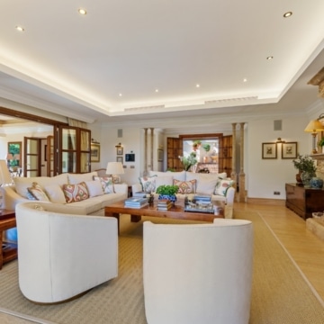 Andalusian-style villa with panoramic sea views in Las Lomas del Marbella Club, Marbella Picture 10