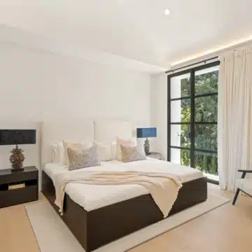 Exceptional villa nestled in one of Marbella’s most prestigious location of Cascada de Camoján Picture 6