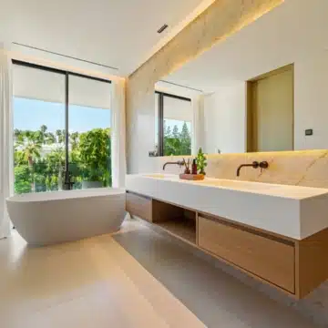 Magnificent 5-bedroom villa in the prestigious Lomas de Marbella Club, Marbella Golden Mile Picture 23