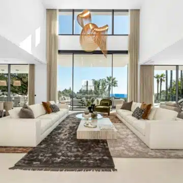 Marvellous 6-bedroom villa in the privileged gated community of Cascada de Camoján, Marbella Golden Mile Picture 6