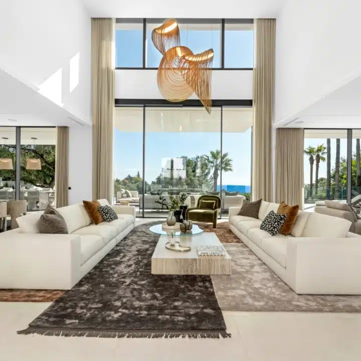 Marvellous 6-bedroom villa in the privileged gated community of Cascada de Camoján, Marbella Golden Mile Picture