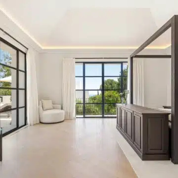 Exceptional villa nestled in one of Marbella’s most prestigious location of Cascada de Camoján Picture 26