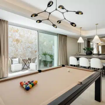 Brand new villa with modern design and classic Andalusian charm in Rocío de Nagüeles, Marbella Picture 13