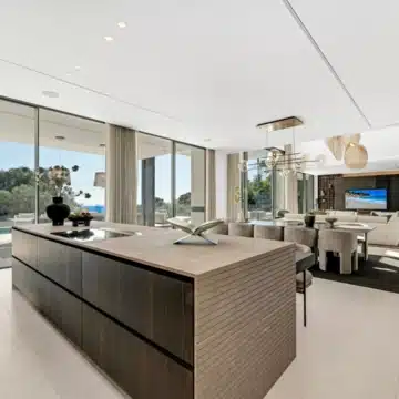 Marvellous 6-bedroom villa in the privileged gated community of Cascada de Camoján, Marbella Golden Mile Picture 8