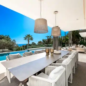 Marvellous 6-bedroom villa in the privileged gated community of Cascada de Camoján, Marbella Golden Mile Picture 0