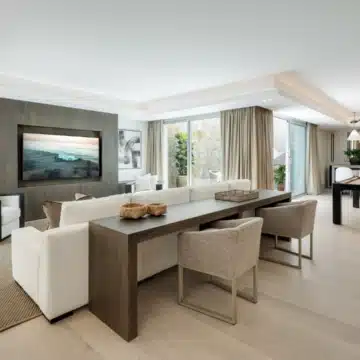 Brand new villa with modern design and classic Andalusian charm in Rocío de Nagüeles, Marbella Picture 9