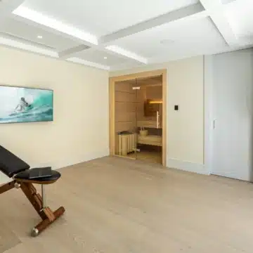 Brand new villa with modern design and classic Andalusian charm in Rocío de Nagüeles, Marbella Picture 16