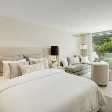 Brand new villa with modern design and classic Andalusian charm in Rocío de Nagüeles, Marbella Picture 27