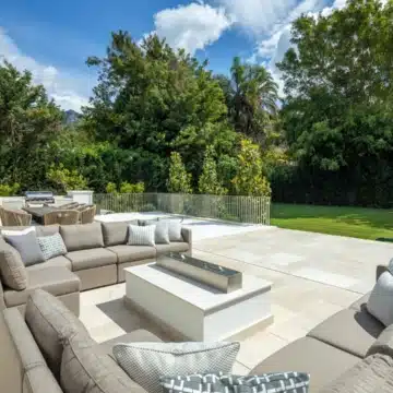 Brand new villa with modern design and classic Andalusian charm in Rocío de Nagüeles, Marbella Picture 3