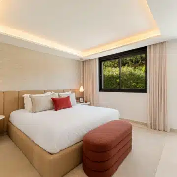 Refurbished 4-bedroom luxury villa with sea views in Rocio de Nagüeles, Marbella Golden Mile Picture 7