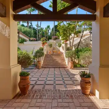 Andalusian-style villa with panoramic sea views in Las Lomas del Marbella Club, Marbella Picture 32