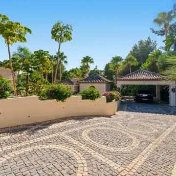 Andalusian-style villa with panoramic sea views in Las Lomas del Marbella Club, Marbella Picture 34