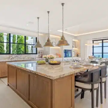 Exceptional villa nestled in one of Marbella’s most prestigious location of Cascada de Camoján Picture 4