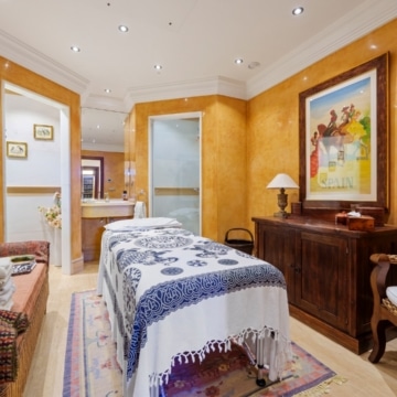 Andalusian-style villa with panoramic sea views in Las Lomas del Marbella Club, Marbella Picture 8