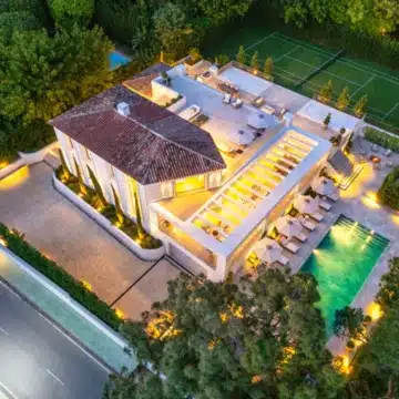 Brand new villa with modern design and classic Andalusian charm in Rocío de Nagüeles, Marbella Picture 33