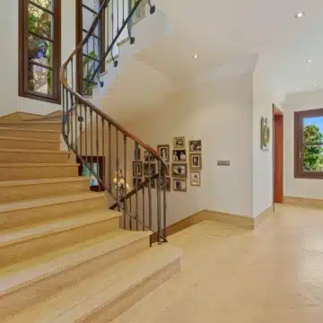 Andalusian-style villa with panoramic sea views in Las Lomas del Marbella Club, Marbella Picture 16