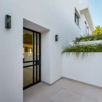 Refurbished 4-bedroom luxury villa with sea views in Rocio de Nagüeles, Marbella Golden Mile Picture 39