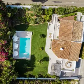 Refurbished 4-bedroom luxury villa with sea views in Rocio de Nagüeles, Marbella Golden Mile Picture 40