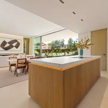 Magnificent 5-bedroom villa in the prestigious Lomas de Marbella Club, Marbella Golden Mile Picture 38