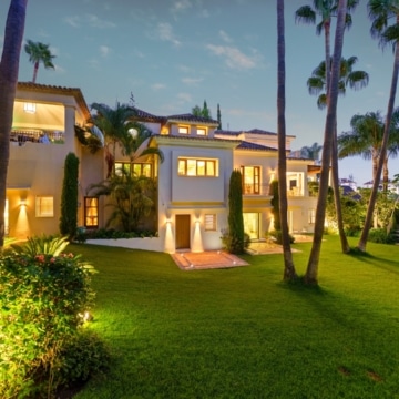 Andalusian-style villa with panoramic sea views in Las Lomas del Marbella Club, Marbella Picture 44