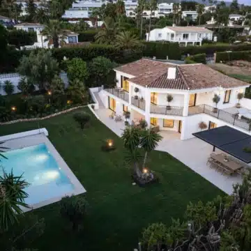 Refurbished 4-bedroom luxury villa with sea views in Rocio de Nagüeles, Marbella Golden Mile Picture 42