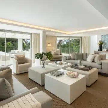Brand new villa with modern design and classic Andalusian charm in Rocío de Nagüeles, Marbella Picture 12
