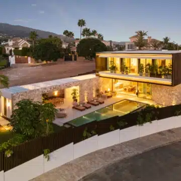 Magnificent 5-bedroom villa in the prestigious Lomas de Marbella Club, Marbella Golden Mile Picture 47
