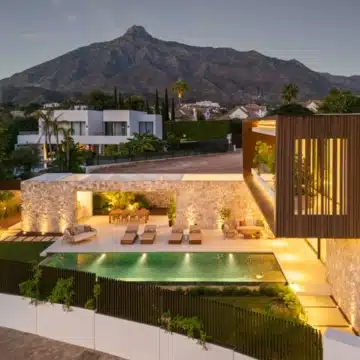 Magnificent 5-bedroom villa in the prestigious Lomas de Marbella Club, Marbella Golden Mile Picture 48