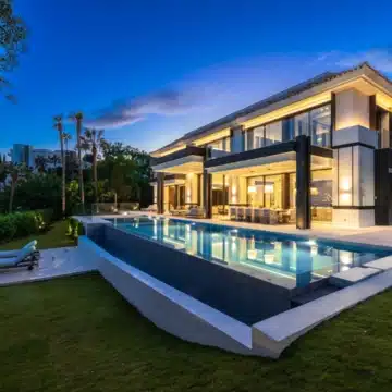 Marvellous 6-bedroom villa in the privileged gated community of Cascada de Camoján, Marbella Golden Mile Picture 22