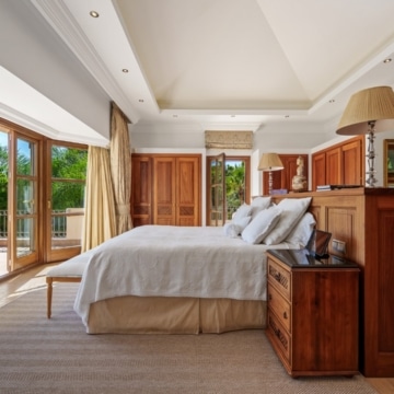 Andalusian-style villa with panoramic sea views in Las Lomas del Marbella Club, Marbella Picture 18