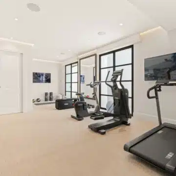 Exceptional villa nestled in one of Marbella’s most prestigious location of Cascada de Camoján Picture 16